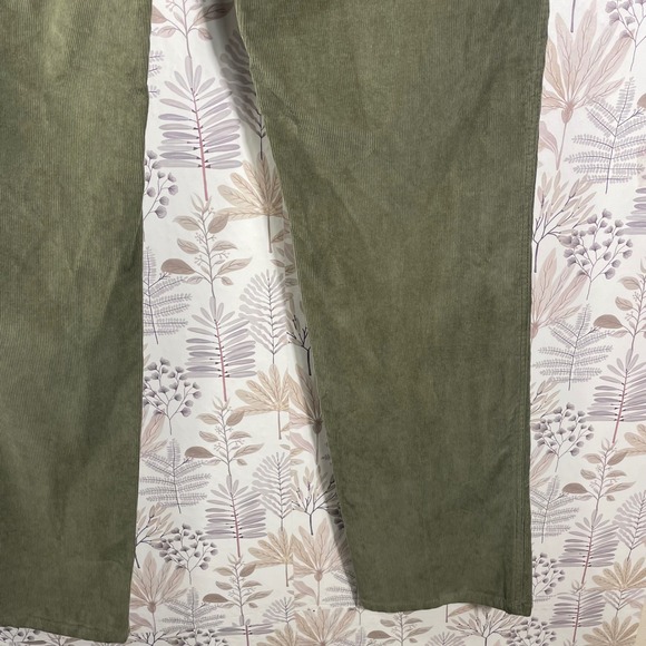 L.L.Bean Standard Fit Men's Corduroy Pants Olive Green Size 34x34 Cotton Blend - Picture 9 of 11